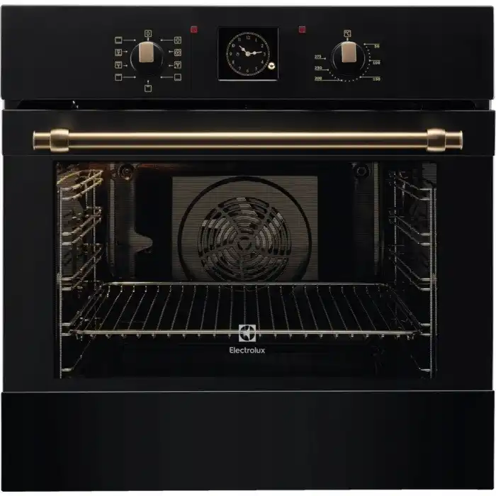 Czarny piekarnik Electrolux w stylu retro z mosiężnymi detalami